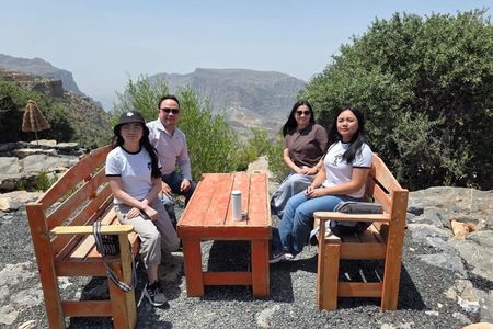 Sharing Tour to Nizwa Fort & Souq, Birkat Al Mouz & Jebel Akhdar