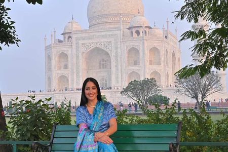From Delhi: Taj Mahal Sunrise Tour with Breakfast at a 5*Hotel
