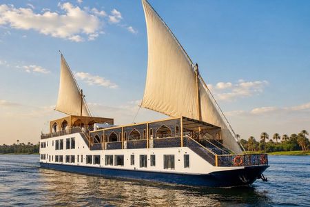 Dahabiya Nile Cruise from Luxor to Aswan w/ Private Sightseeing