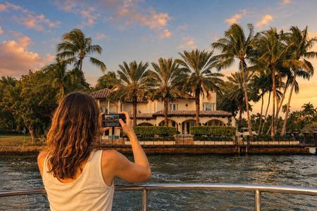 Fort Lauderdale Millionaire Homes Sightseeing Cruise + Free Drink