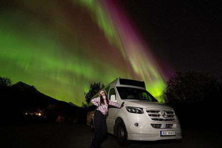 Tromso Northern Lights Glass Minibus Tour with Dinner