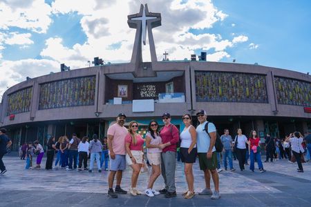 Private Tour: Mexico City to Pyramids/Basilica of Guadalupe.