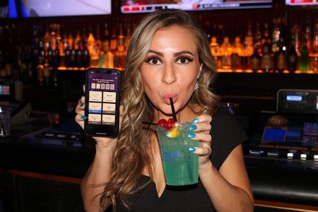 Downtown Las Vegas Bar Crawl 5 Bars 5 Drinks and Poker Game