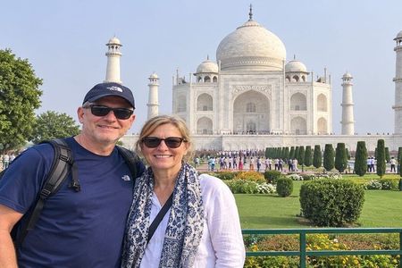 Luxury Delhi to Agra Tour with Taj Mahal and Agra Fort