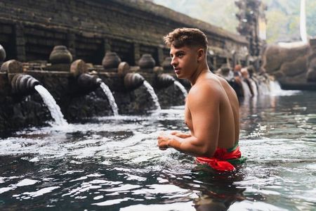 Ubud Private Tour with Swing, Tirta Empul and Waterfalls
