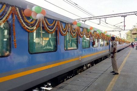 From Delhi : All Inclusive Taj Mahal Tour by Gatimaan Express