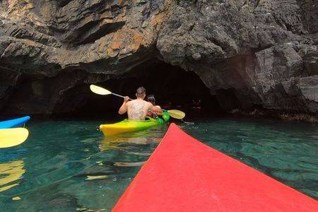 James Bond Kayak Tour in Maratea: In the Footsteps of 007