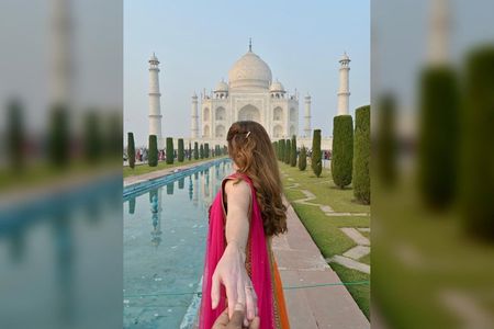 Private Sunrise Taj Mahal Tour from Delhi with Agra Fort by Car