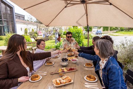 Graves & Saint-Emilion Wine Tour | 3 Châteaux & Gourmet Picnic