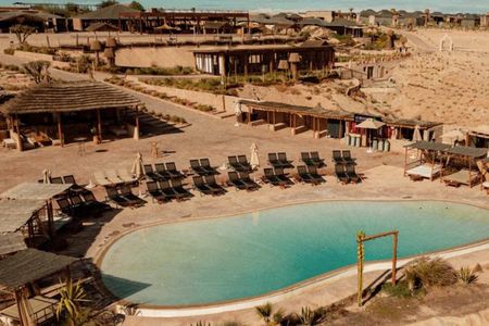 Agafay Desert Luxury Pool Lunch or Pool Dinner Show Private