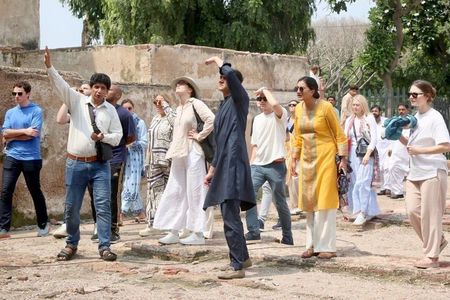 Lahore Private Tour-Fort, Walled City Royal Mosque & Wagah Border