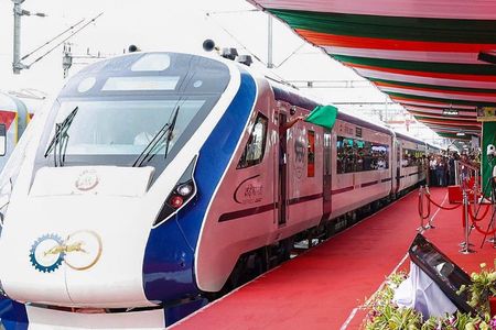 From Delhi: Agra Full Day tour by Superfast Train Gatiman