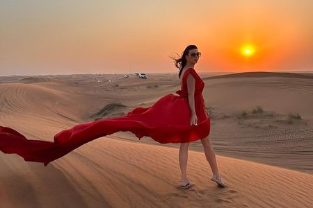 Private Dubai Red Dune Desert Safari, camel ride & BBQ Dinner