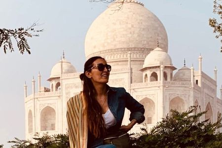 All-In Taj Mahal Sunrise Tour with 5-Star Marriott Lunch