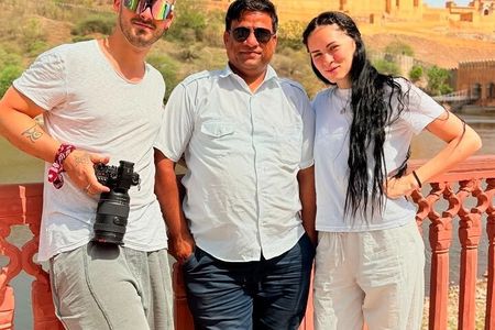 2-Day Taj Mahal, Fatehpur Sikri & Jaipur Heritage Tour from Agra