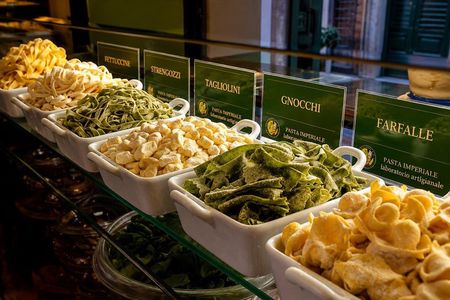 Rome Food Tour: Rione Monti Street Food and Colosseum views