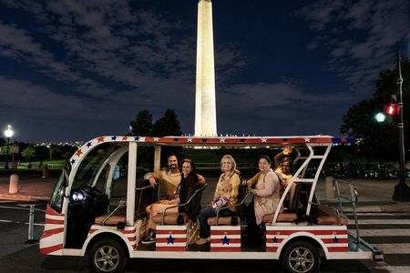 Washington DC Monuments & US History Moonlight Guided E-Cart Tour