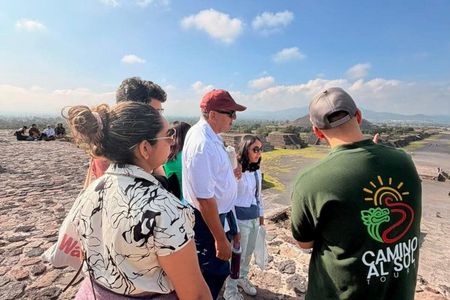Full experience: Basilica + Teotihuacan + cave + transport