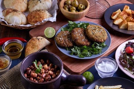 Breakfast & BBQ Lunch At Giza Pyramids Area With Shopping Chance.