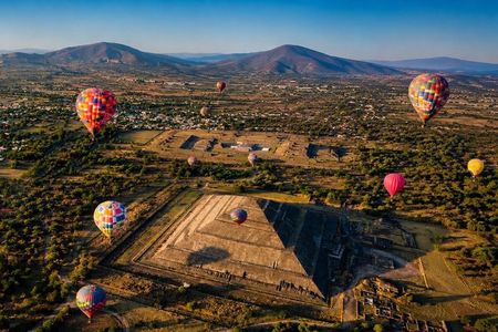 Balloon Flight + Mexico City Pickup + Cave Breakfast + Pyramids
