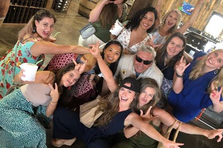 Visit 3 Wineries with Tasting and Lunch in Fredericksburg