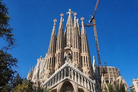 Sagrada Familia Skip the Line Guided Tour