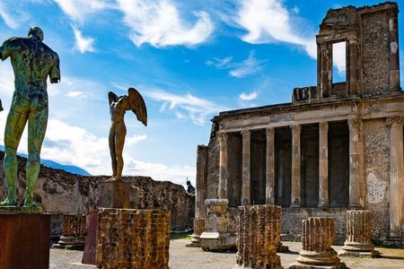 Pompeii Ticket and Guided Tour with a Professional Historian