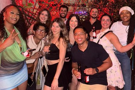 Cartagena: Pubcrawl with VIP Entry to Rooftops and Nightclub