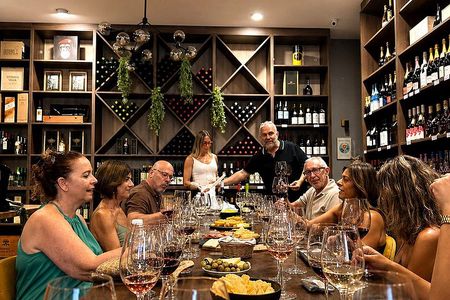 Málaga Spanish Wine Tasting with 5 Wines and Gourmet Tapas
