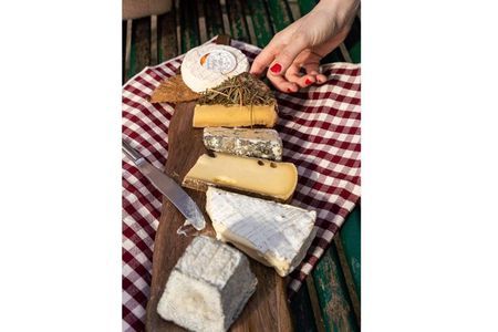 Paris Cheese Tasting Walk Notre-Dame: 10 cheeses