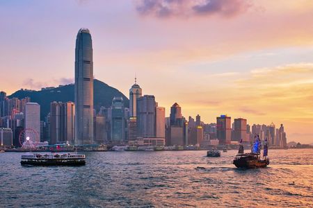 Hong Kong: Central CBD, Tai Kwun & Fast-Track Peak Tram Walk Tour