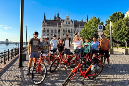 Budapest Historical Bike Tour in 90 Minutes