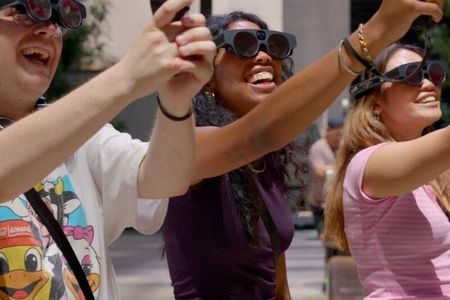 New York AR Graffiti Walking Tour Experience