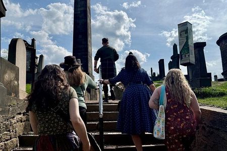 Complete Edinburgh Experience Old and New Town Tour