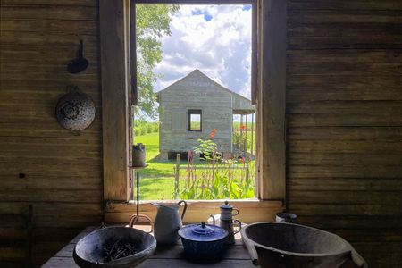 Laura Plantation Guided Tour: Big House & Original Slave Cabins