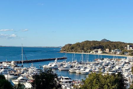 Port Stephens Private Tour From Sydney, with Dolphin/ Whale Cruise Options