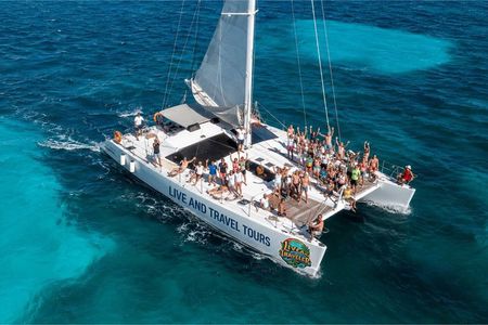 Isla Mujeres in Catamaran All-Inclusive, Snorkeling and Kids Free