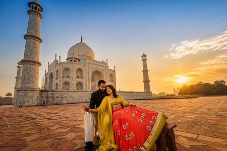 Taj Mahal Tour With Professional Photographer With Rental Saree