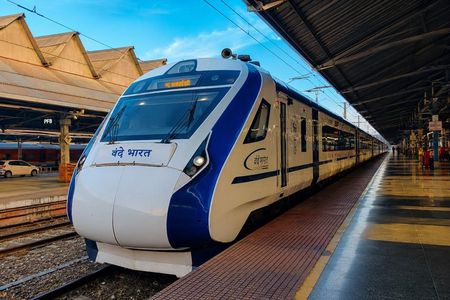 Full Day Private Taj Mahal Tour by Superfast Train from Delhi