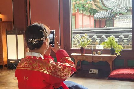 Private and Customizable Walking Tour in Seoul