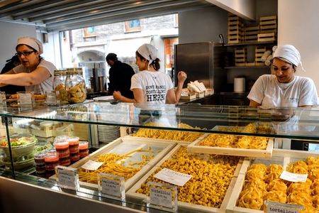 Bologna Street Food Walk: 2-hour Food Tour with all included!