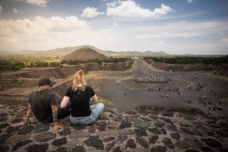 Teotihuacan 3 Pyramids Tour + Hotel Pick Up + Lunch at La Gruta