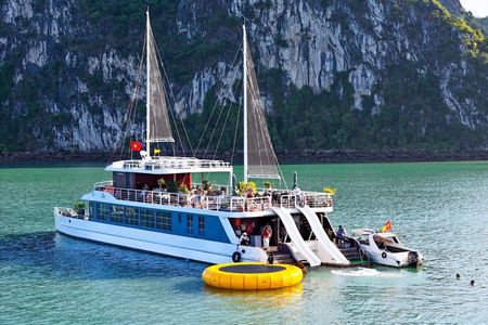 Lan Ha Bay Day Cruise by Halong Catamaran Escape