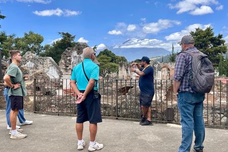 Antigua: History, Stories & Local Insights