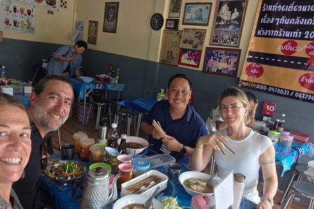 Chiang Mai Beyond the Walls Evening Food Tour