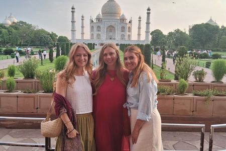 Taj Mahal & Abhaneri Step Well's Day Tour From Jaipur