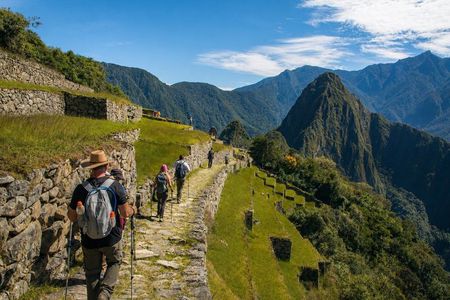 2-Day Inca Trail to Machu Picchu with VistadomeTrain