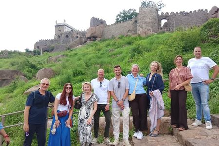 Hyderabad: A Full-Day Guided Tour with Lunch By Car and Entry Fee