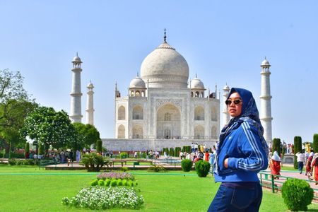 Same Day Taj Mahal Day & Agra Tour From Delhi