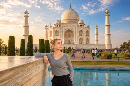 Private Sunrise Taj Mahal Tour from Delhi by Car – All-Inclusive